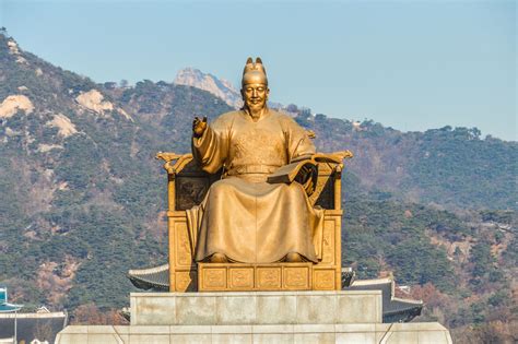  Korean History Whispers: Unveiling King Sejong: The Iconoclast